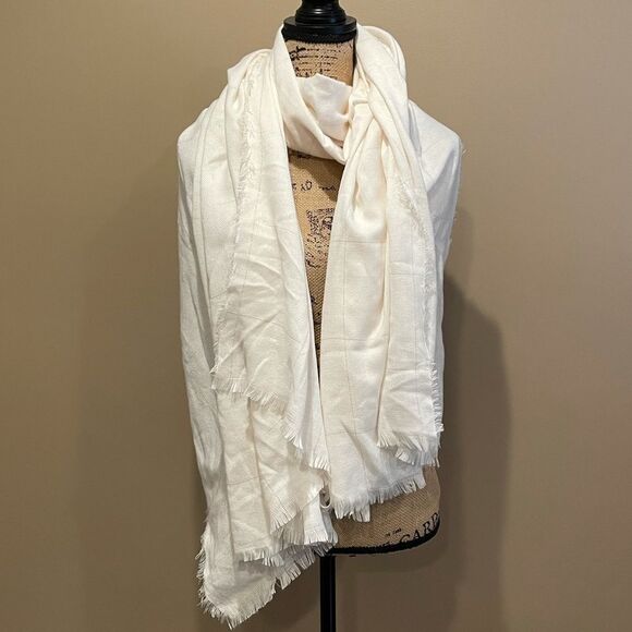 New Anthropologie Sleeping On Snow Scarf Gold Metallic - Picture 1 of 3